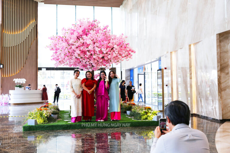 Đô thị Phú Mỹ Hưng: Những ngày Xuân chạm ngõ